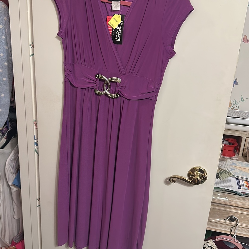 Pretty In Purple - Picture 2 of 4